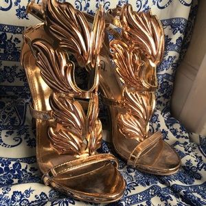 Sexy Rose Gold Winged Heel (US 7.5)